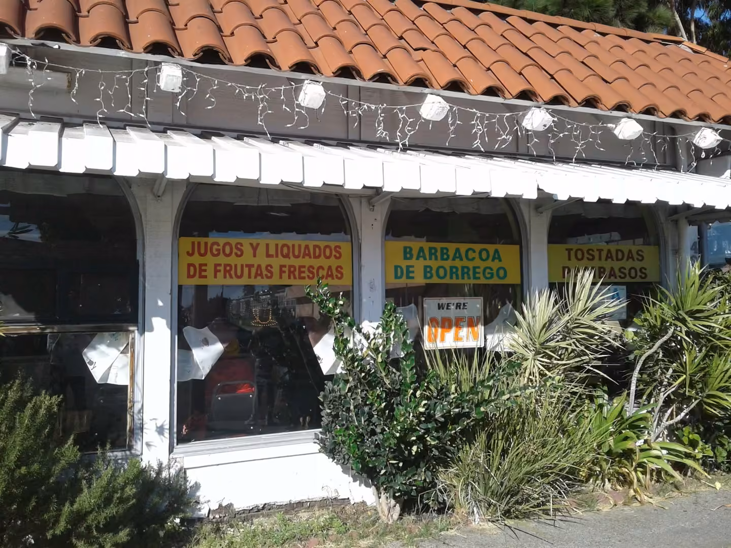 Licha’s Restaurant · El Segundo Boulevard storefront