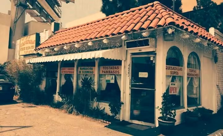 Licha’s Restaurant · terracotta-roofed exterior