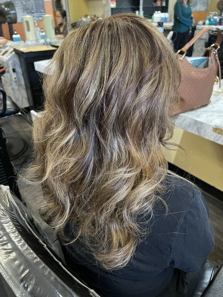 Dimensional highlights in the WP Hair & Nail Spa photo collection